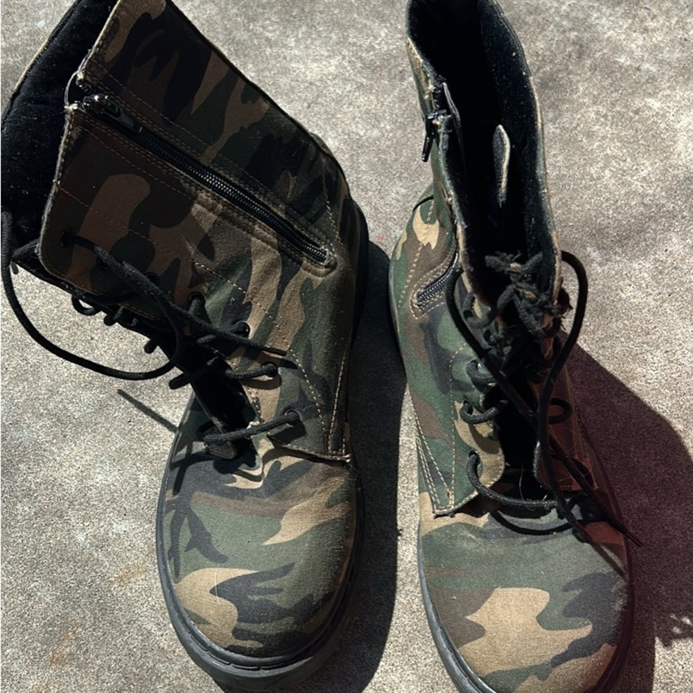 Camo Boots Size 9
